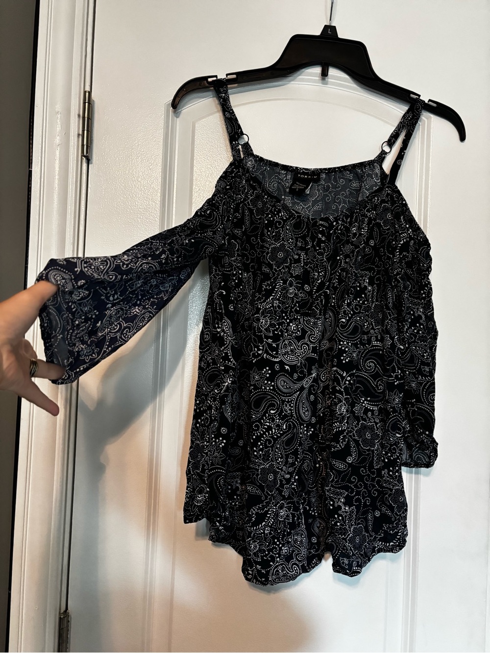 Torrid Cold-Shoulder Paisley Print Dark Blue Women's Top 0XL